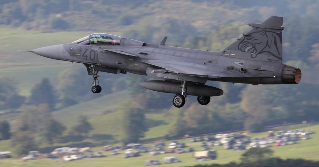 JAS 39 Gripen: характеристики, цена и сколько истребителей получит Украина