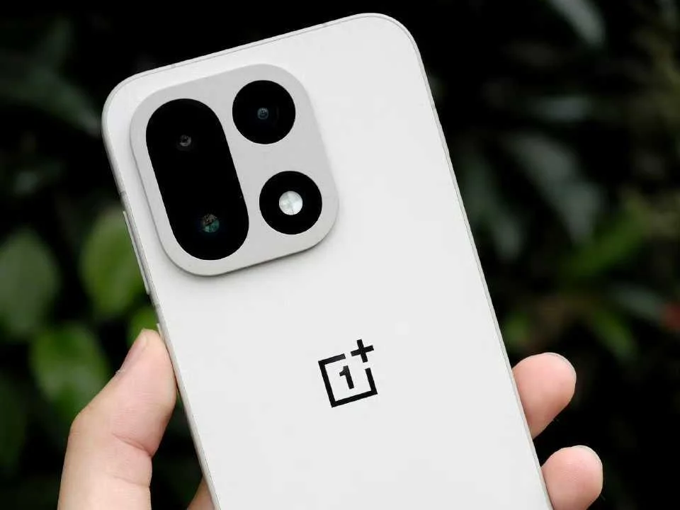 OnePlus 15: дата выхода, цена и характеристики нового флагмана