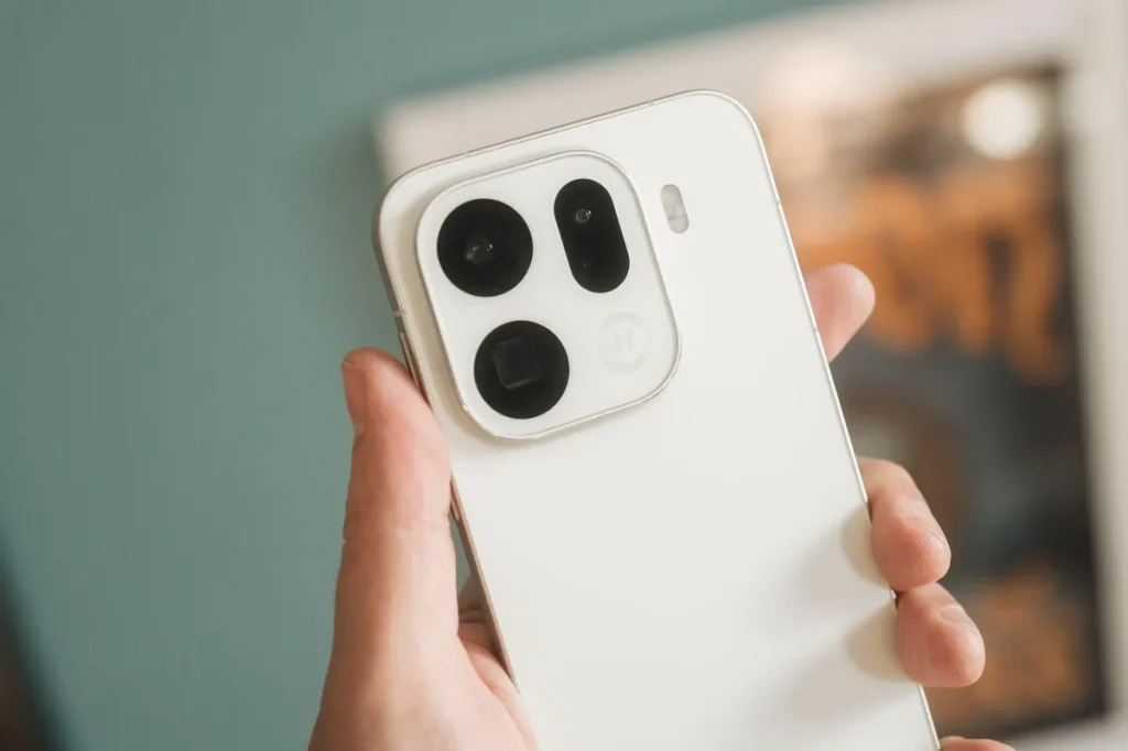 Oppo Find X9 Pro стал самым автономным смартфоном в мире:  характеристики и цена