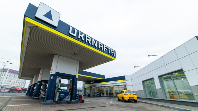 Праздничное решение от UKRNAFTA: как подарить литры топлива близким