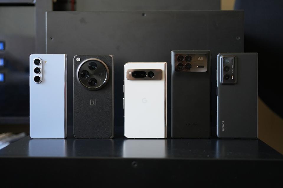 Названы лучшие смартфоны 2025 года: какой купить, характеристики и цены