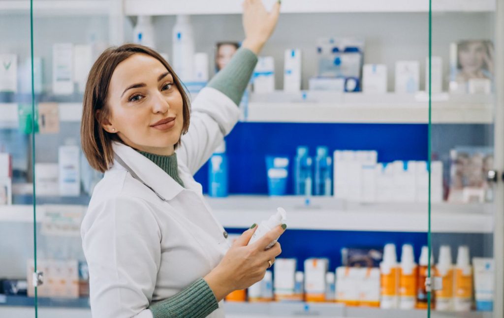 «Зимняя тысяча» на лекарства: что можно купить через Укрпошту в 2025 году, условия