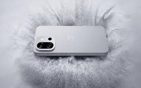 OnePlus готовит компактный флагман с батареей 7500 мАч: что известно о 15T/15S, характеристики и цена