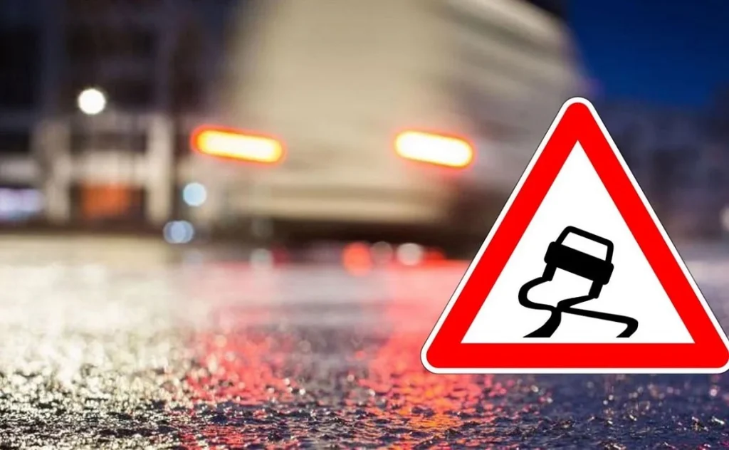 Что делать, если авто заносит в гололёд: советы для водителей, как не попасть в ДТП