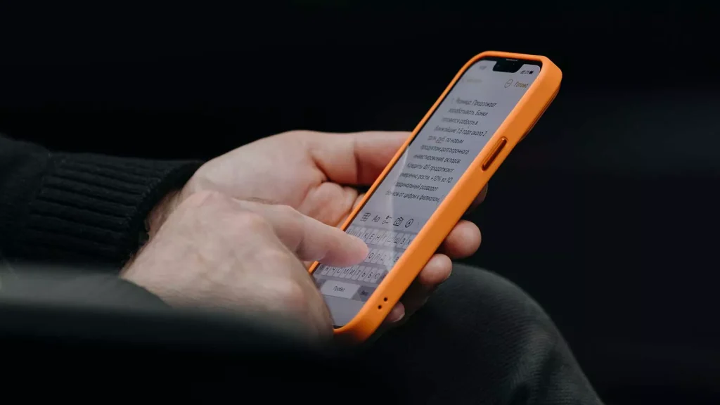 Как понять, что телефон взломан: тревожные признаки шпионских программ