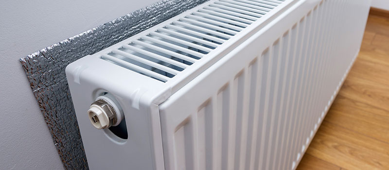 Дали свет, работает отопление, но батареи холодные: причины и что делать