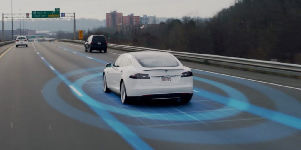 Автопилот Tesla станет доступен только по подписке: какая цена и что изменится для владельцев авто