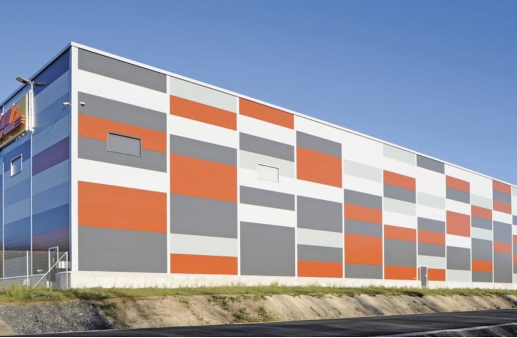 Современные фасады для коммерческих зданий: требования, решения, материалы