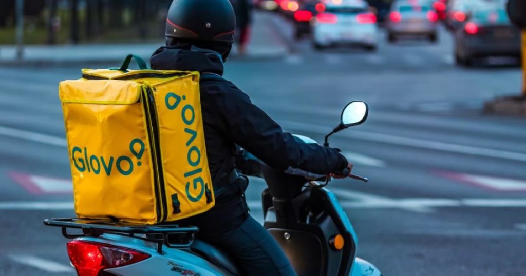 Сбой Glovo в Украине: массово списали от 4 до 11 тысяч грн на "чаевые" — вернут ли деньги