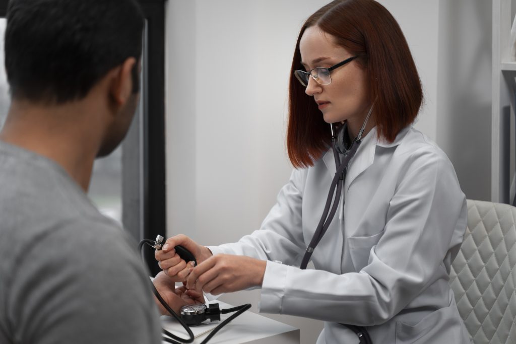 2 тыс. грн на медобследование в ПриватБанке: инструкция, как получить без «Дії»