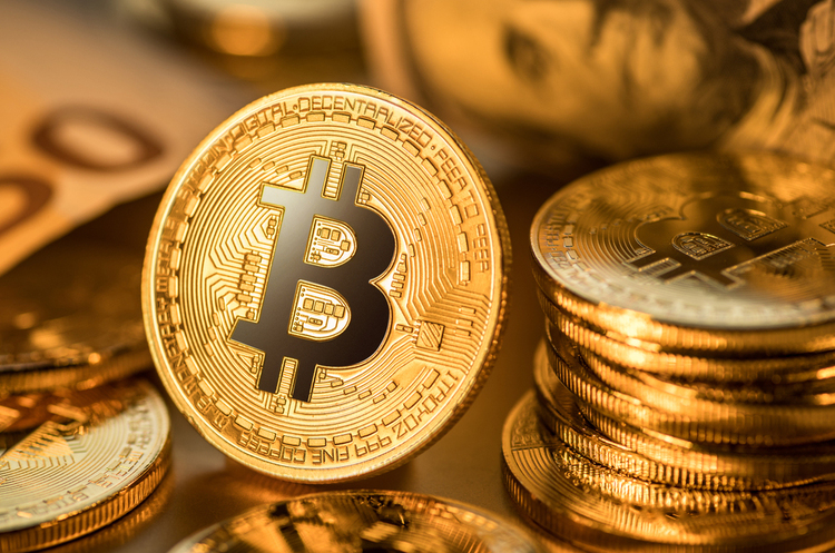 Почему биткоин упал до $60 000: причины, роль маркет-мейкеров и эффект "гаммы"