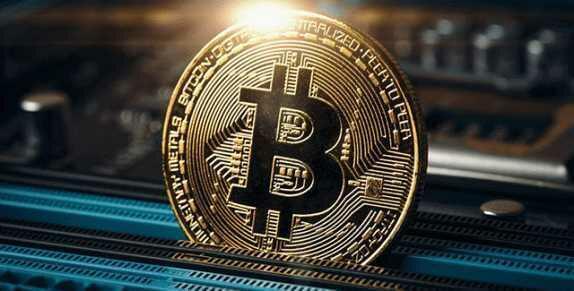 Биткоин — финансовая пирамида? Борис Джонсон предсказал крах криптовалют