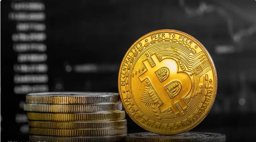 Биткоин упал ниже $69 000: причина, прогноз, как война влияет на крипторынок