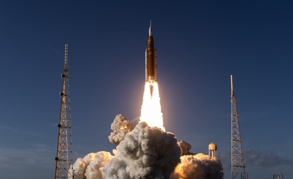 Миссия Artemis II вернулась на Землю: как прошла посадка и что дальше