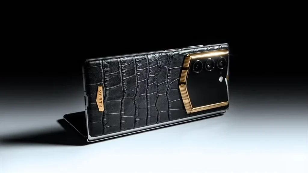 Alphafold от Vertu: складной смартфон с ИИ и ценой элитного автомобиля, характеристики, сколько стоит 