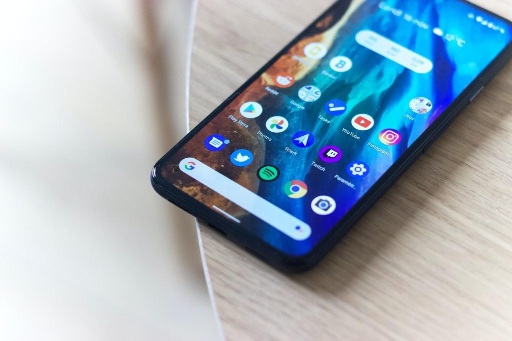 Что такое Android в 2026: версии, обновления и отличия от iOS