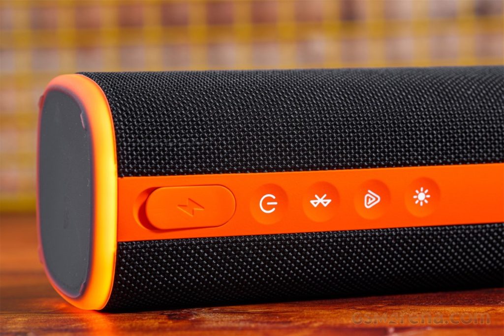 Xiaomi Sound Play вышла с защитой IP68: цена в Украине, характеристики и первые впечатления