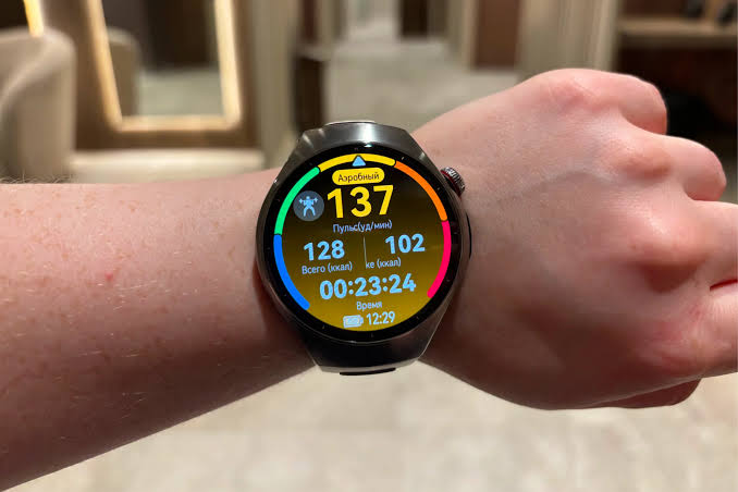 Как подключить Huawei Watch к смартфону Android и iPhone