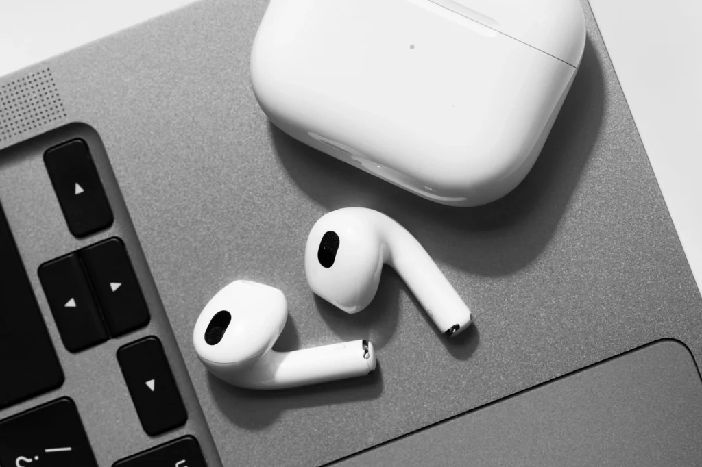 Как подключить AirPods к iPhone, Android и компьютеру
