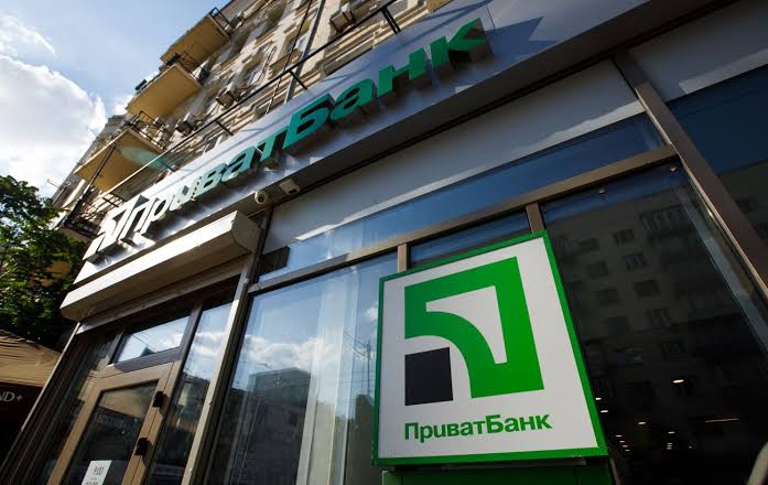 ПриватБанк предупредил украинцев о краже денег через NFC и смартфон: новая схема мошенников